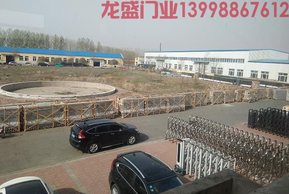 伸縮門(mén)廠區(qū)圖片五